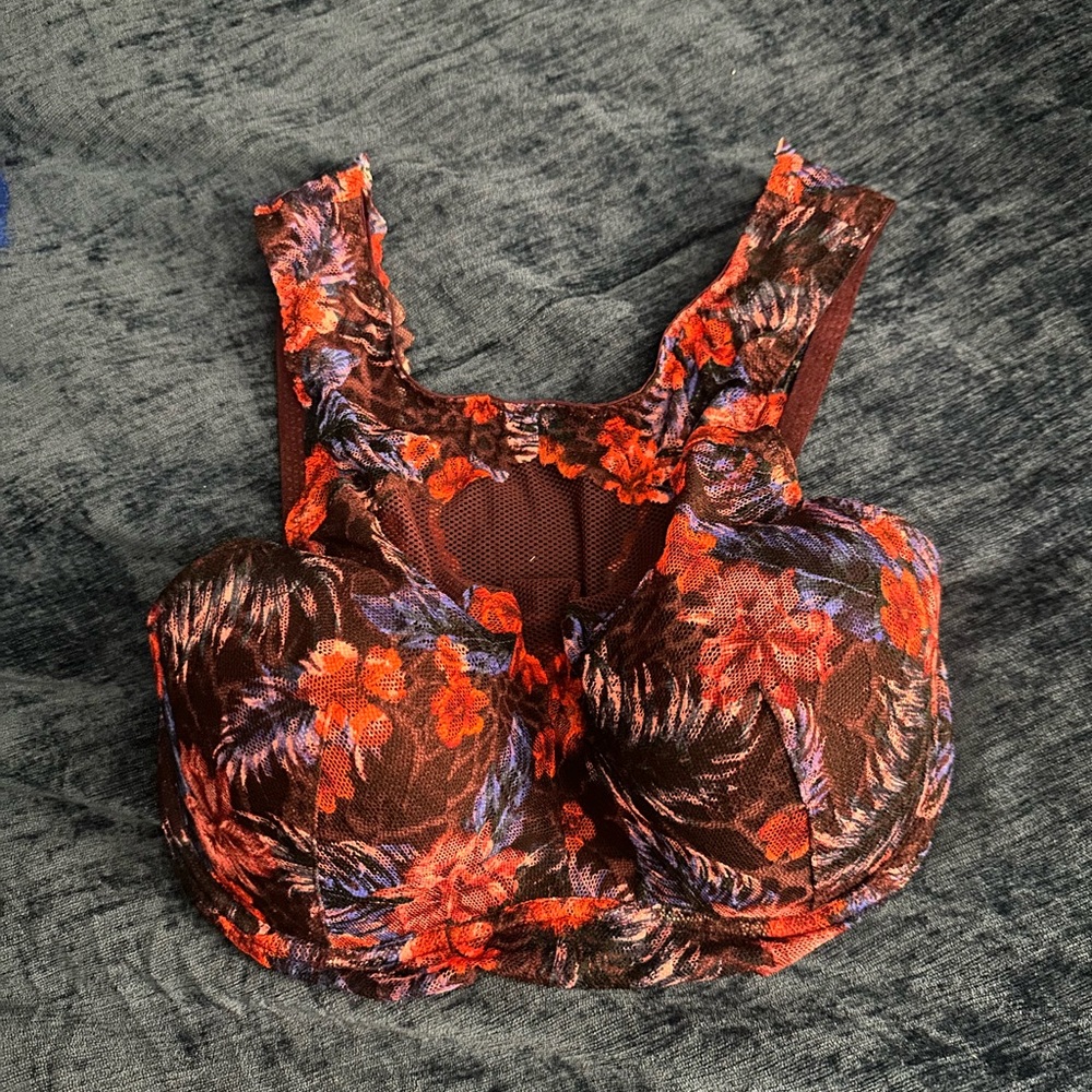 Victoria's Secret Floral Lace bralette-